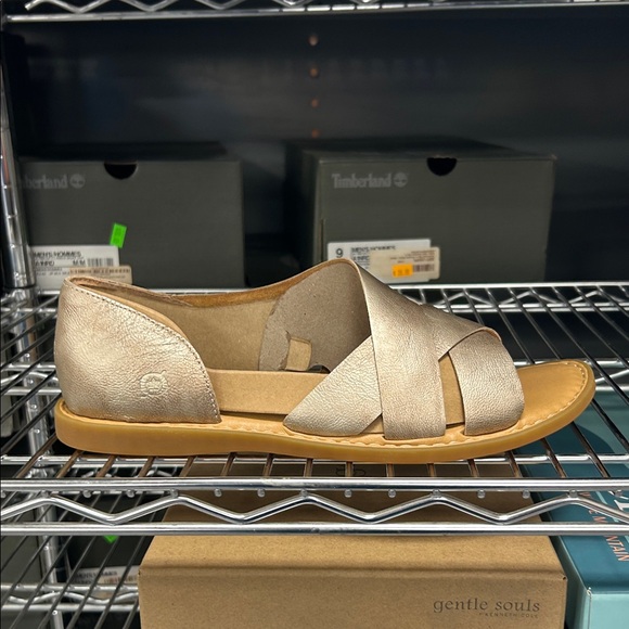 Gentle Souls Women's light gold Metallic Sandals - Picture 1 of 5